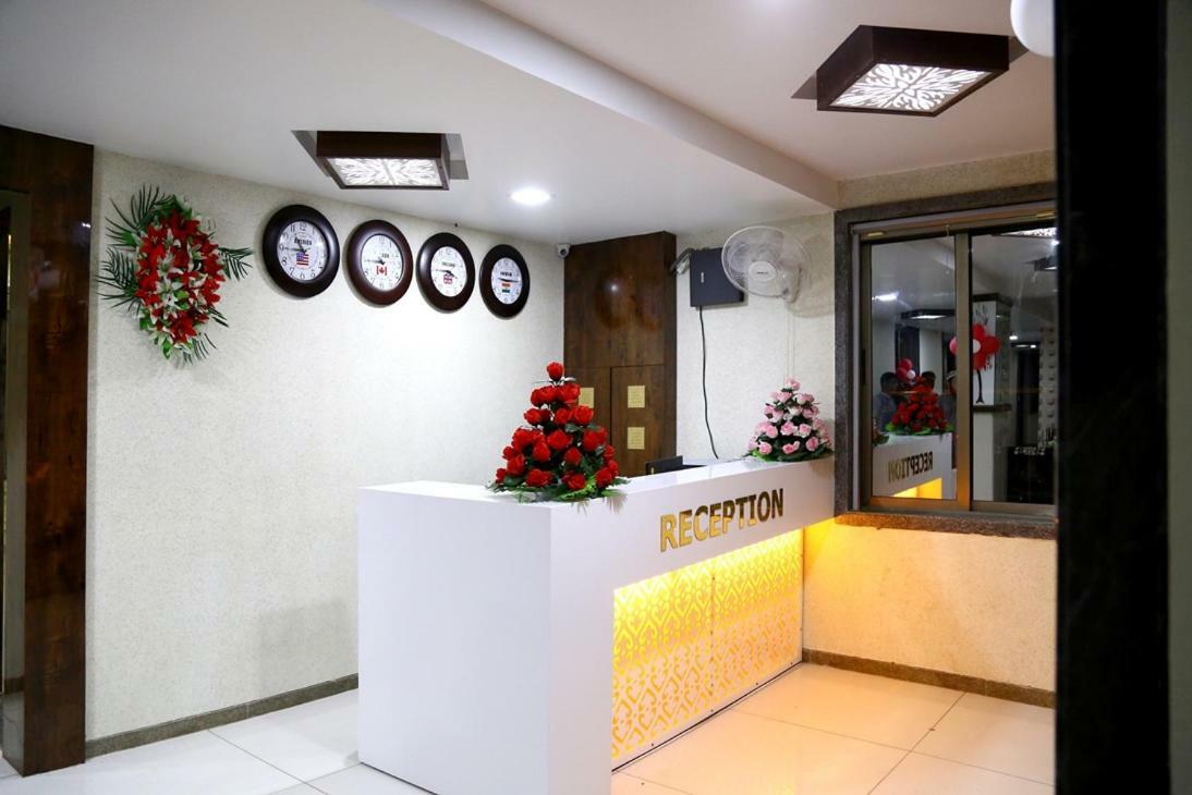 Navsari Hotel Shahi Darbar מראה חיצוני תמונה