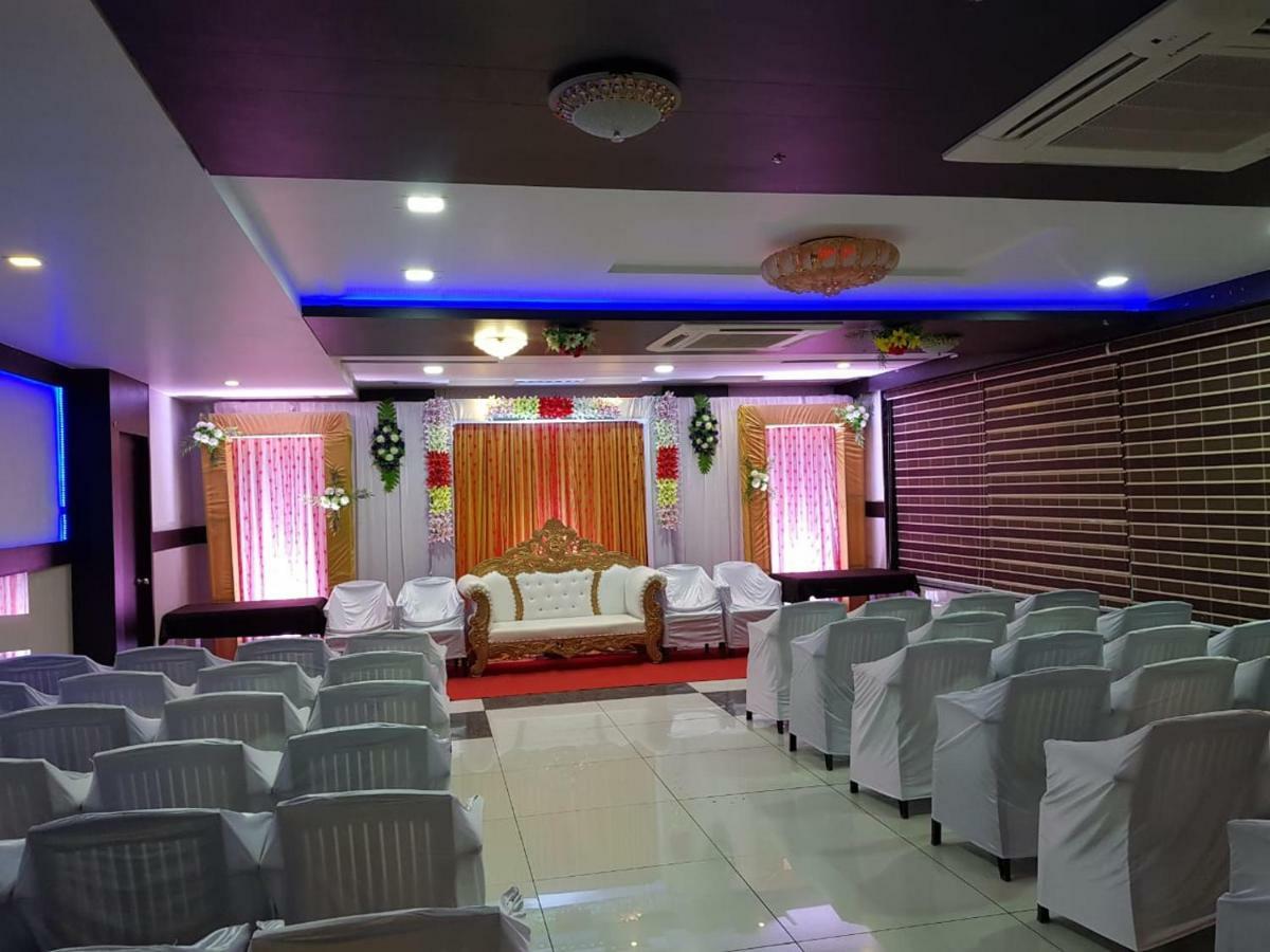 Navsari Hotel Shahi Darbar מראה חיצוני תמונה